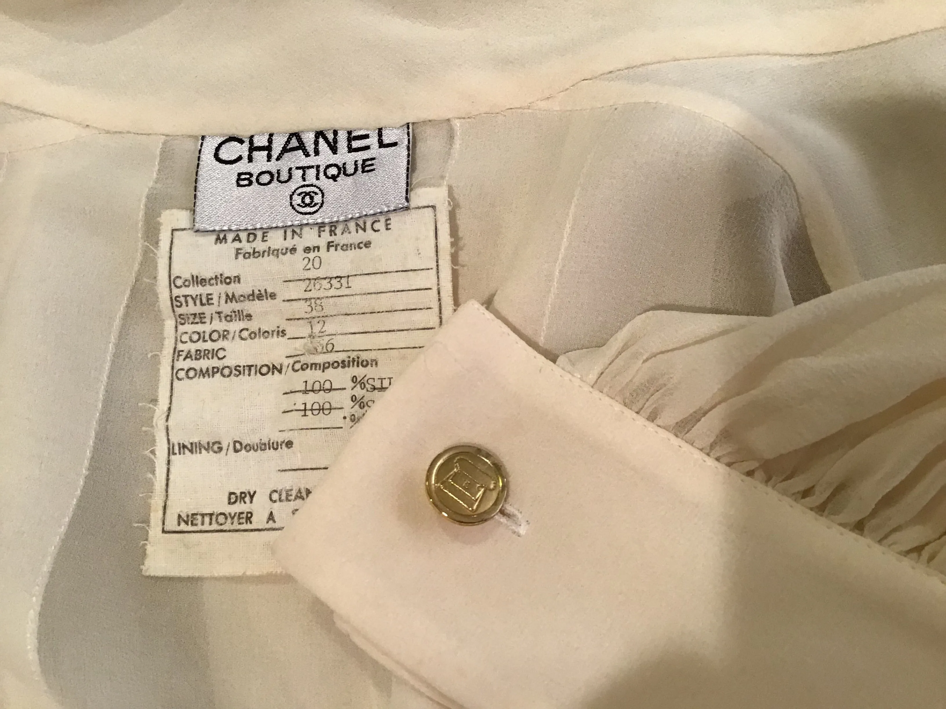 1987, Collection 20 Vintage Chanel Ivory Ecru Silk pleated Button down Blouse Top US 12