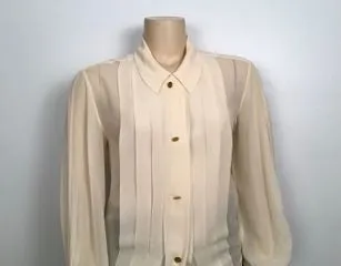 1987, Collection 20 Vintage Chanel Ivory Ecru Silk pleated Button down Blouse Top US 12