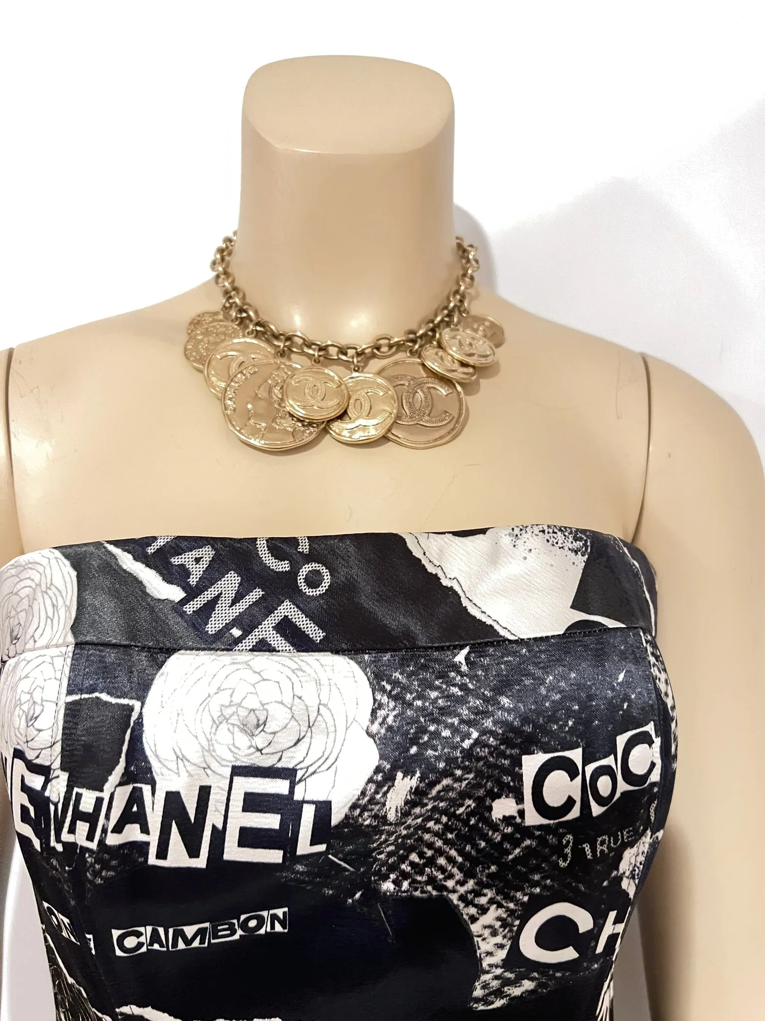 RARE Chanel Coco, 1 Rue Cambon 2020 Fall 20A Iconic Logos Graffiti Black/Blue/White Satin Corset Bustier Camisole FR 40 US 4/6