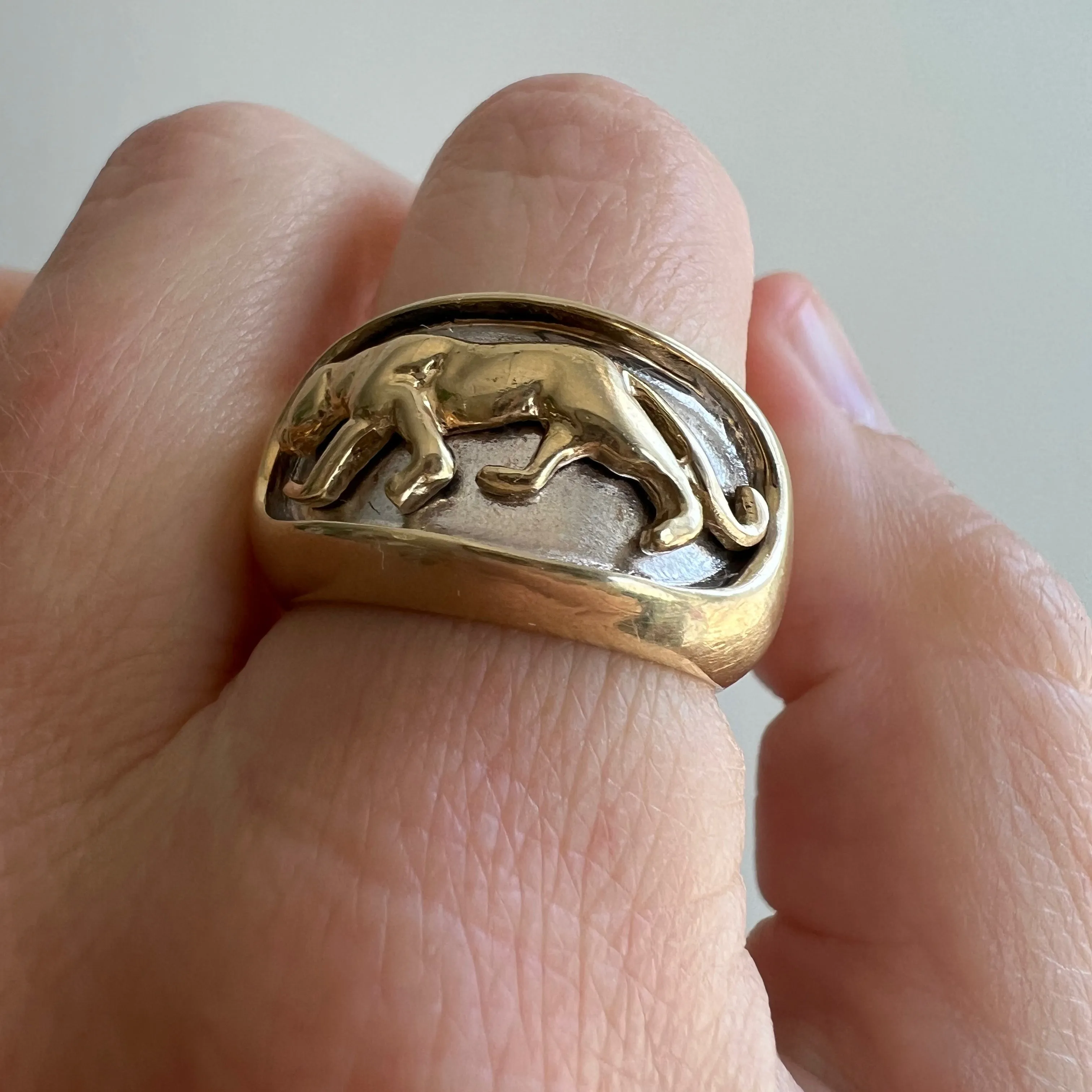 V I N T A G E // purrrrfect prowl / solid 10k gold lioness or panther shadowbox signet ring / size 7